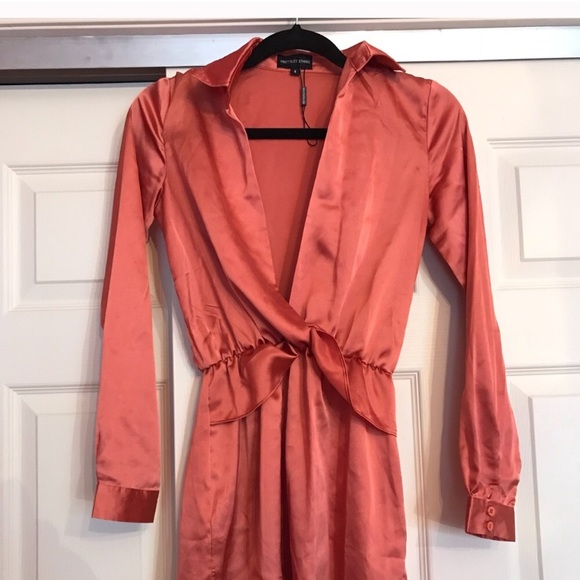 🔥🌸Silky Wrap Style Dress ✨ - Picture 3 of 4